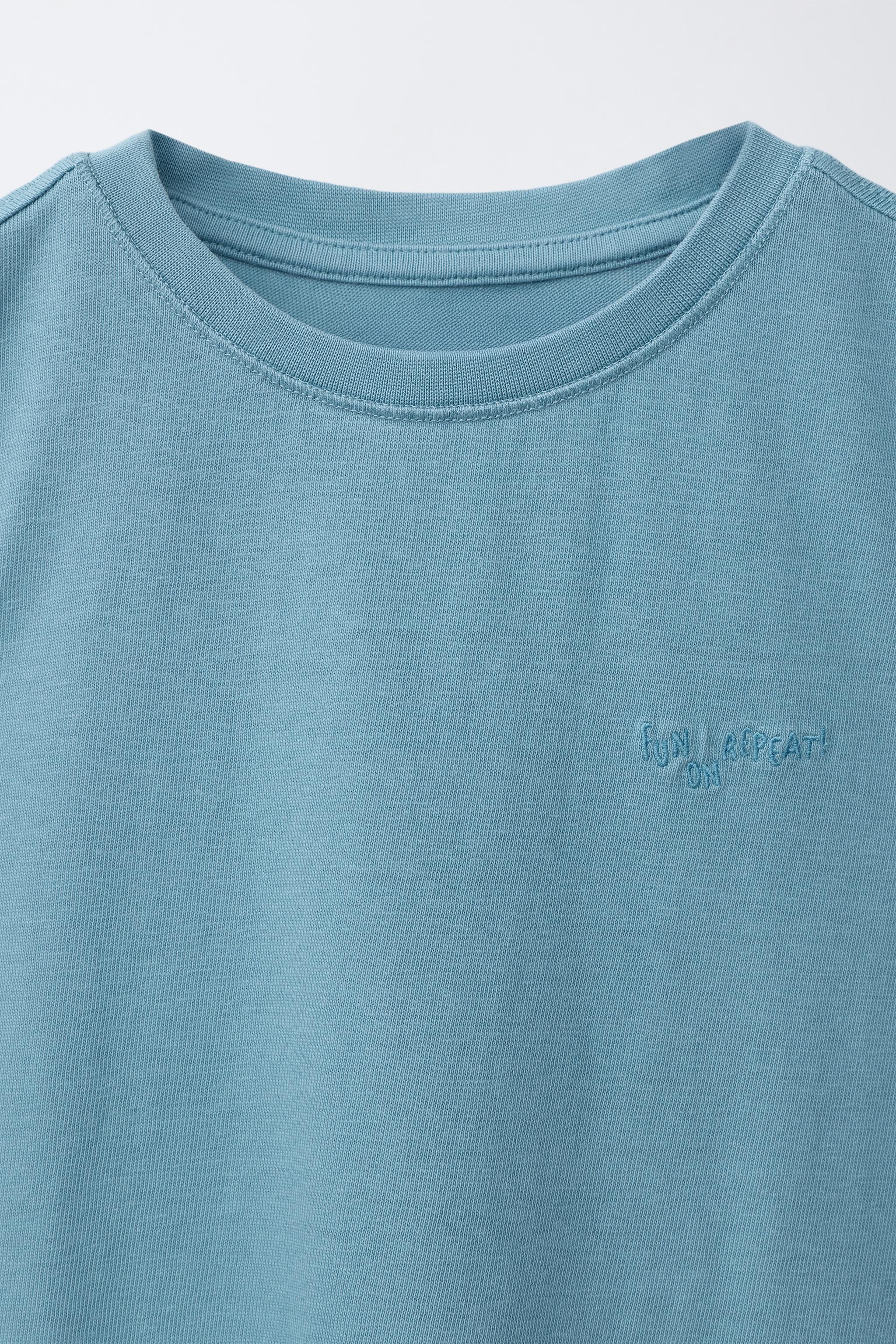 PLAIN SLEEVELESS T-SHIRT